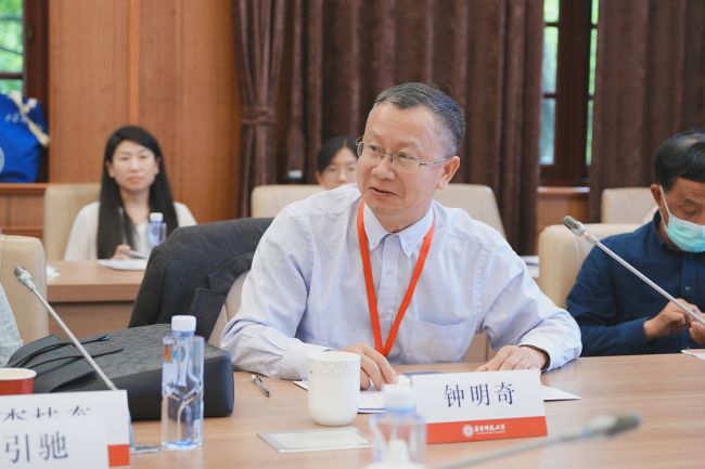 钟明奇.jpg