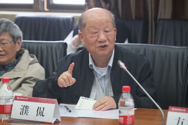 12.濮侃 bv伟德国际体育官方网站中文系教授.JPG